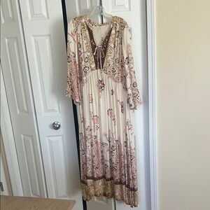 Free People Maxi Dress. Boho style. V neck.